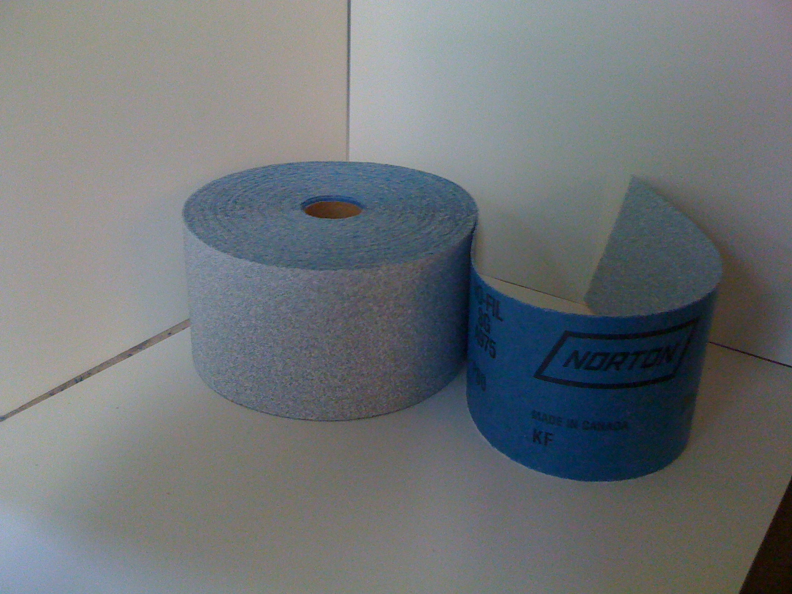 Norton Dry Ice 80 Grit Sticky Back  Sheet Roll 2 3/4 x 25 Yd