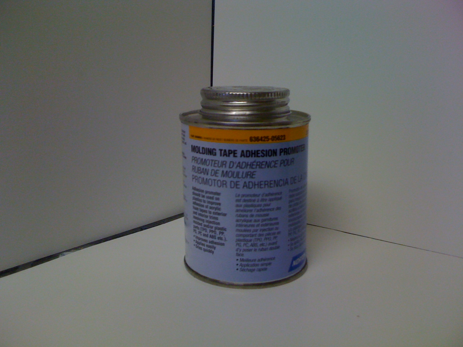 Norton Attachment Tape Adhesion Promoter 220 ml. Brush Top Can